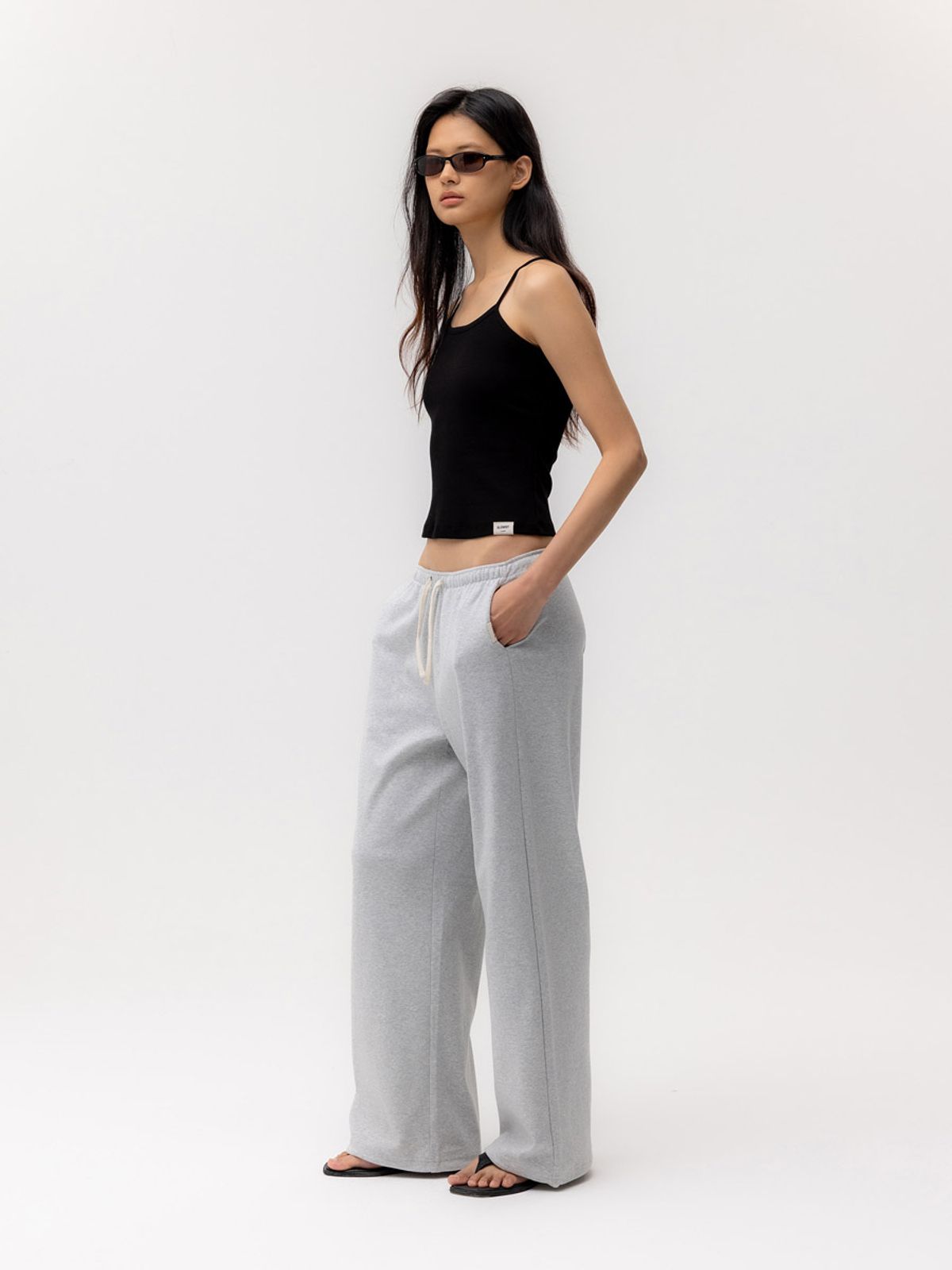 글로니(GLOWNY) G FINE RIB CAMISOLE (BLACK)