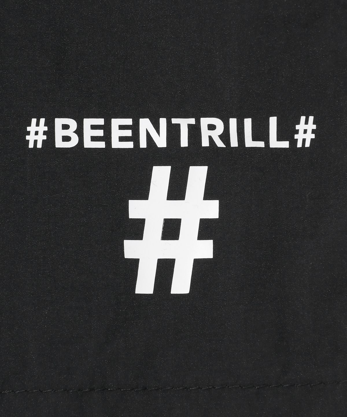 빈트릴(BEENTRILL) 에센셜 스몰 로고 우븐 쇼츠(블랙)