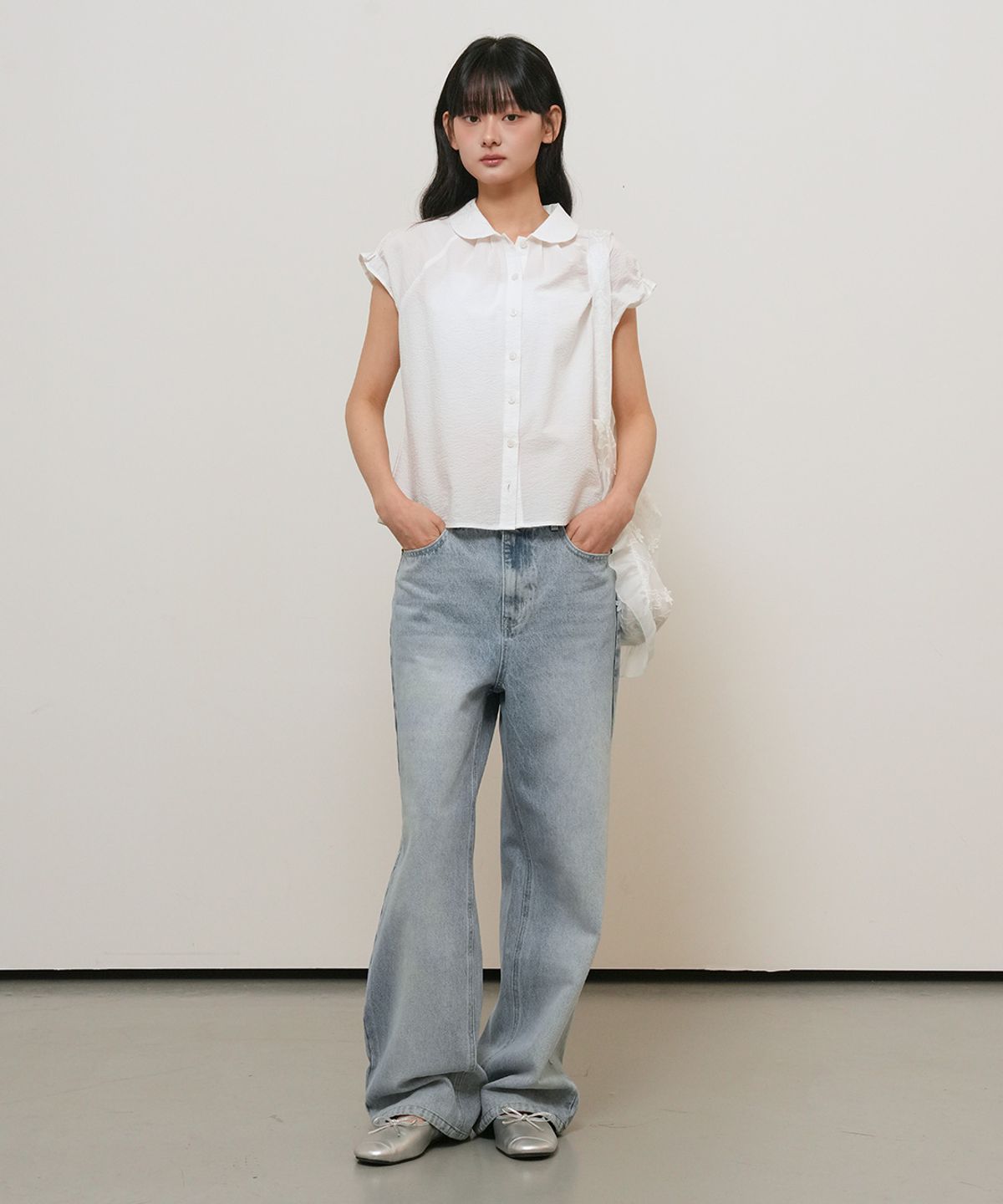 제너럴아이디어(GENERALIDEA) 시어서커  라운드 카라 블라우스 [WHITE] / GF2LBL528