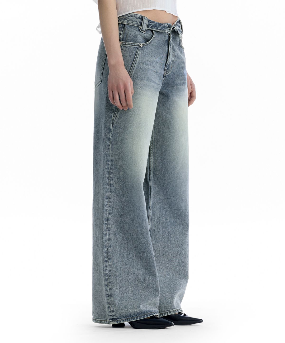 트리밍버드(TREEMINGBIRD) Folded Waistband Low-Rise Denim Pants [ Blue ]
