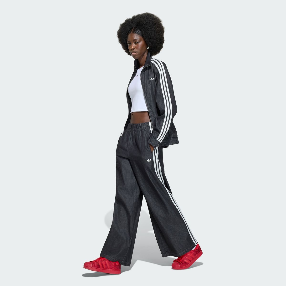아디다스(ADIDAS) 서머 글로우 라이트 데님 파이어버드 트랙탑 - 미디엄블랙데님 / KW8758