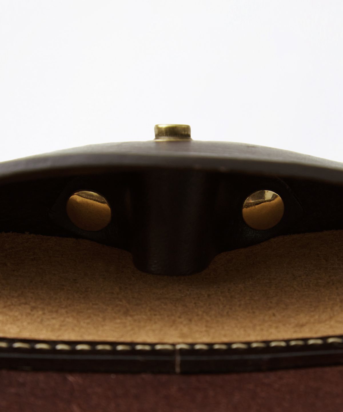아웃스탠딩(OUTSTANDING) LEATHER GLASSES KEYRING CASE_BROWN