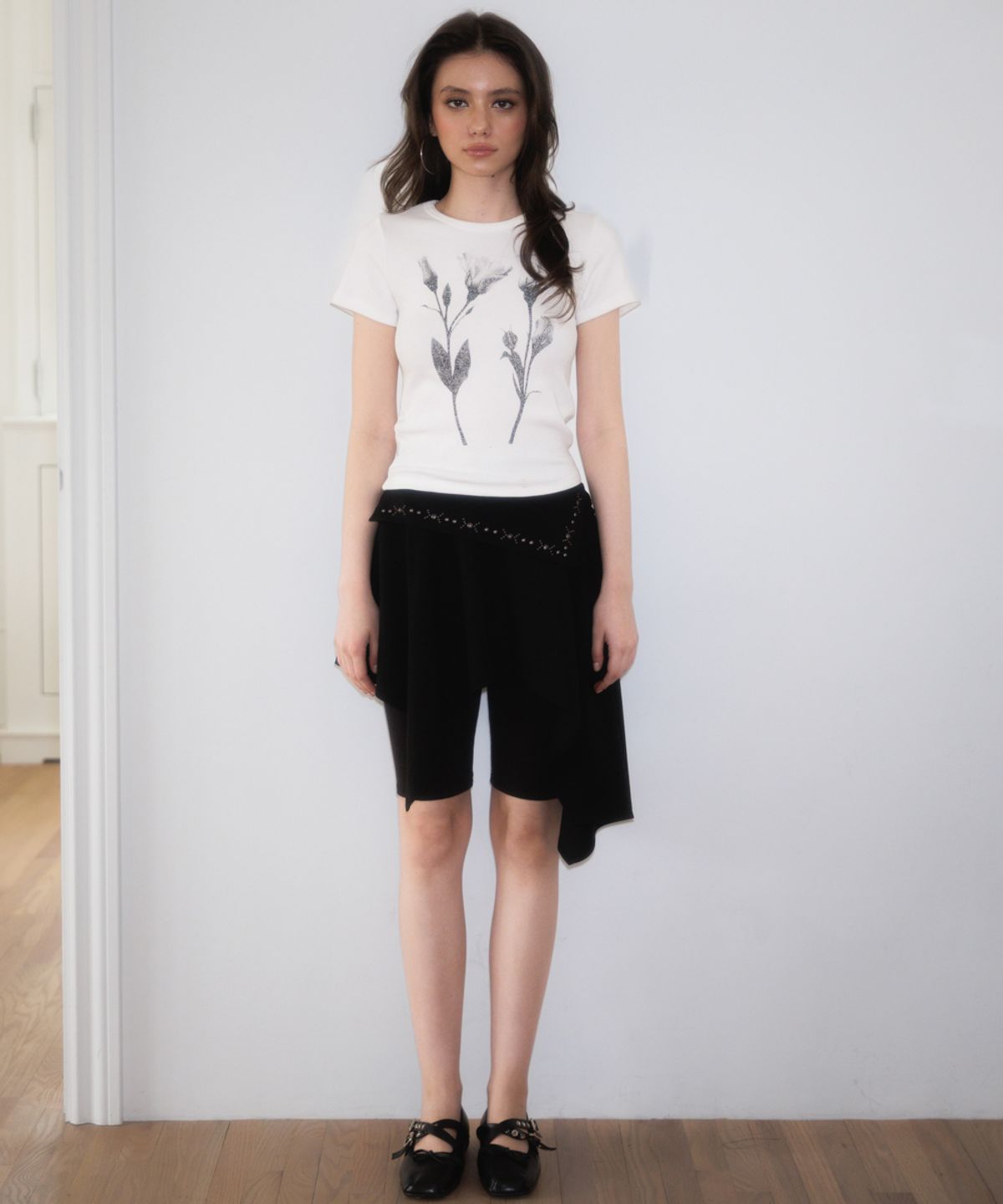 로제프란츠(ROSEFRANTZ) Stud unbalance Flare Skirt [Black]