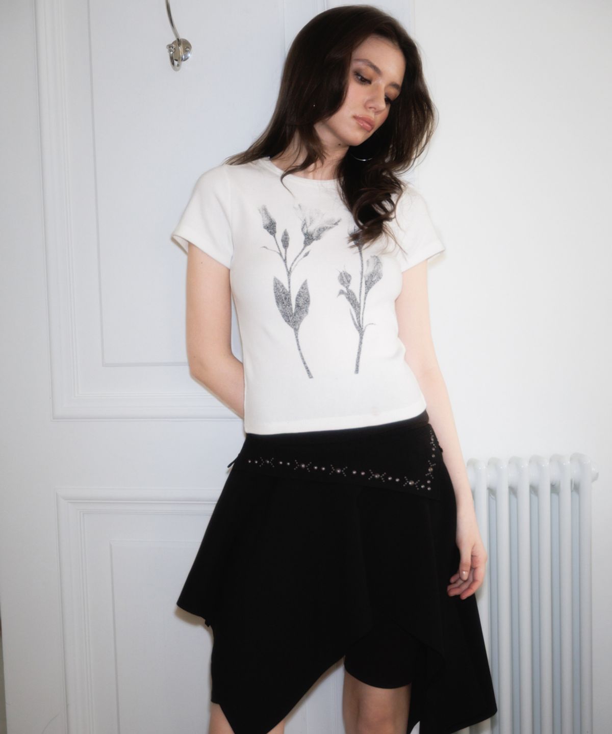 로제프란츠(ROSEFRANTZ) Stud unbalance Flare Skirt [Black]