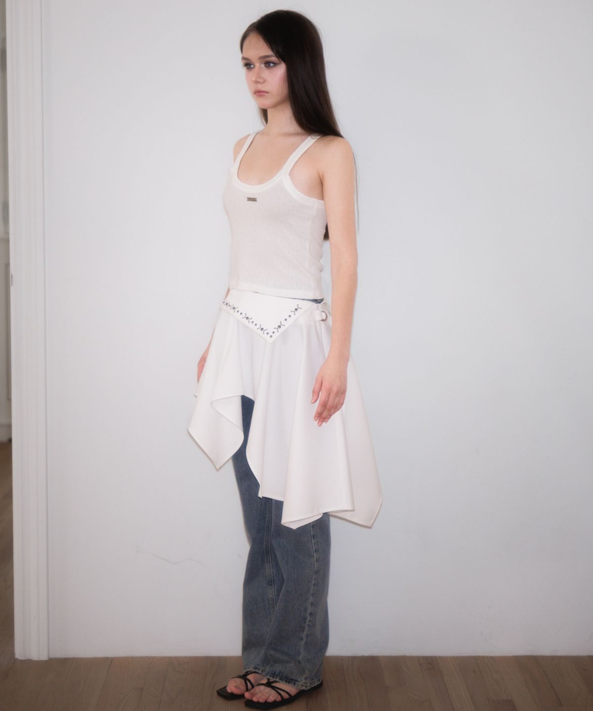 로제프란츠(ROSEFRANTZ) Stud unbalance Flare Skirt [Ivory]
