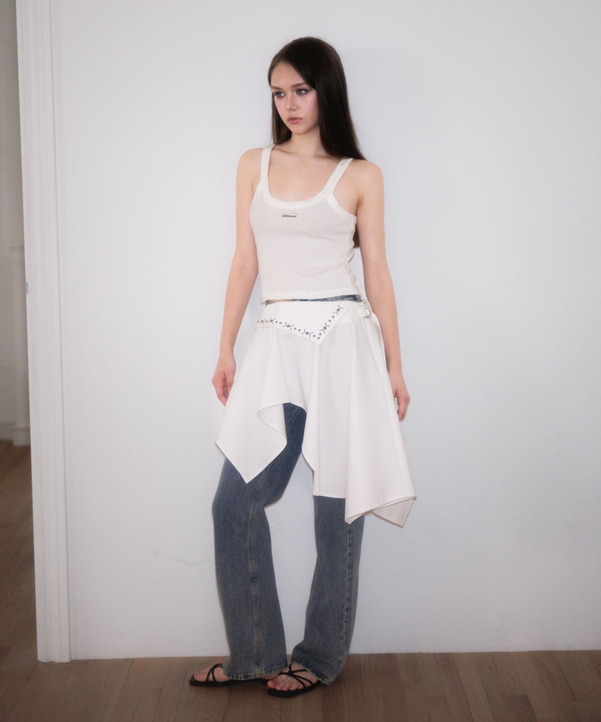 로제프란츠(ROSEFRANTZ) Stud unbalance Flare Skirt [Ivory]