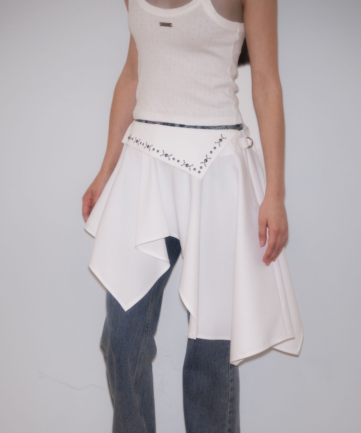 로제프란츠(ROSEFRANTZ) Stud unbalance Flare Skirt [Ivory]