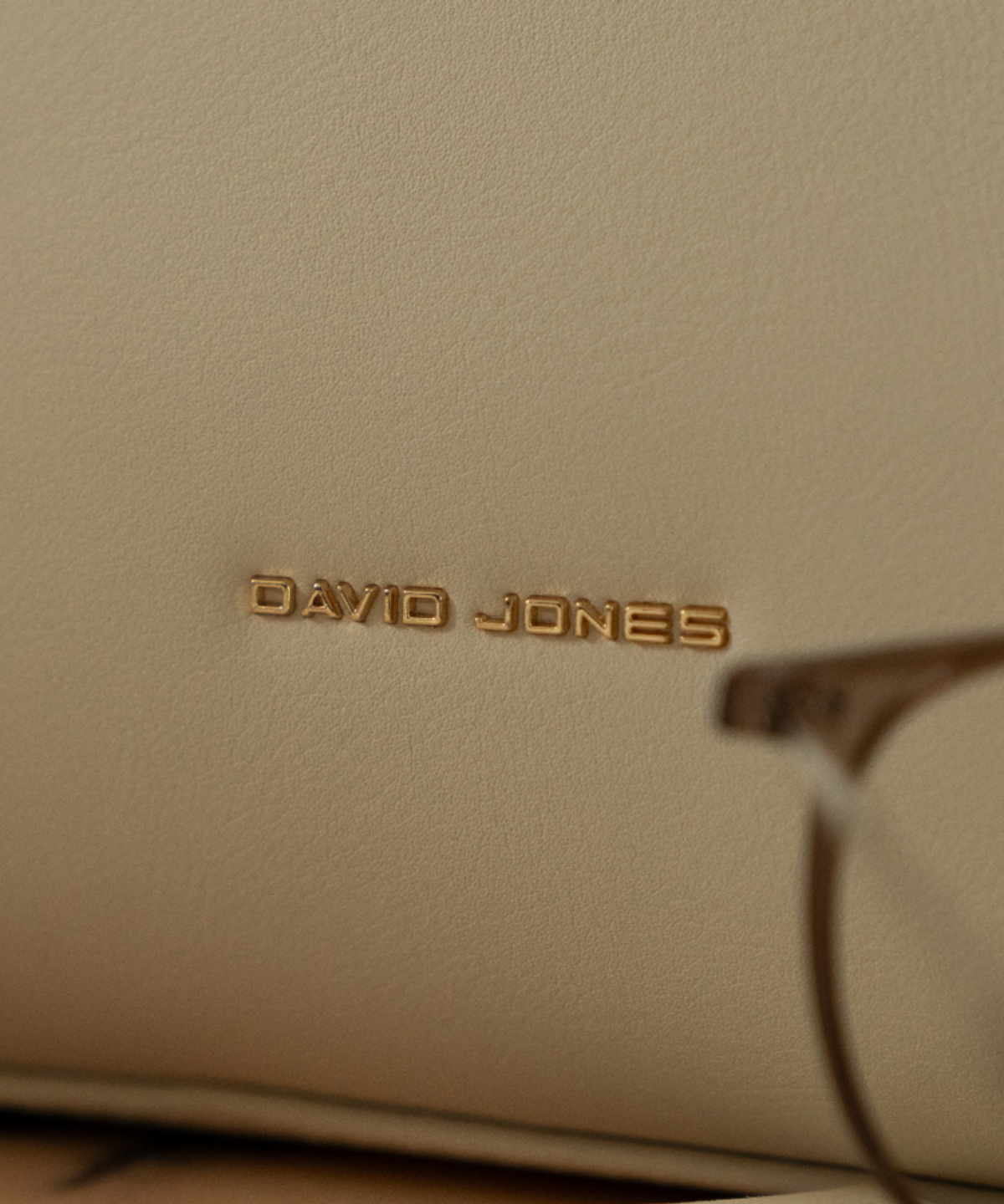 데이비드 존스(DAVID JONES) 마들렌 3-way 벨티드 토트 가죽 백_Almond milk (CM8243)