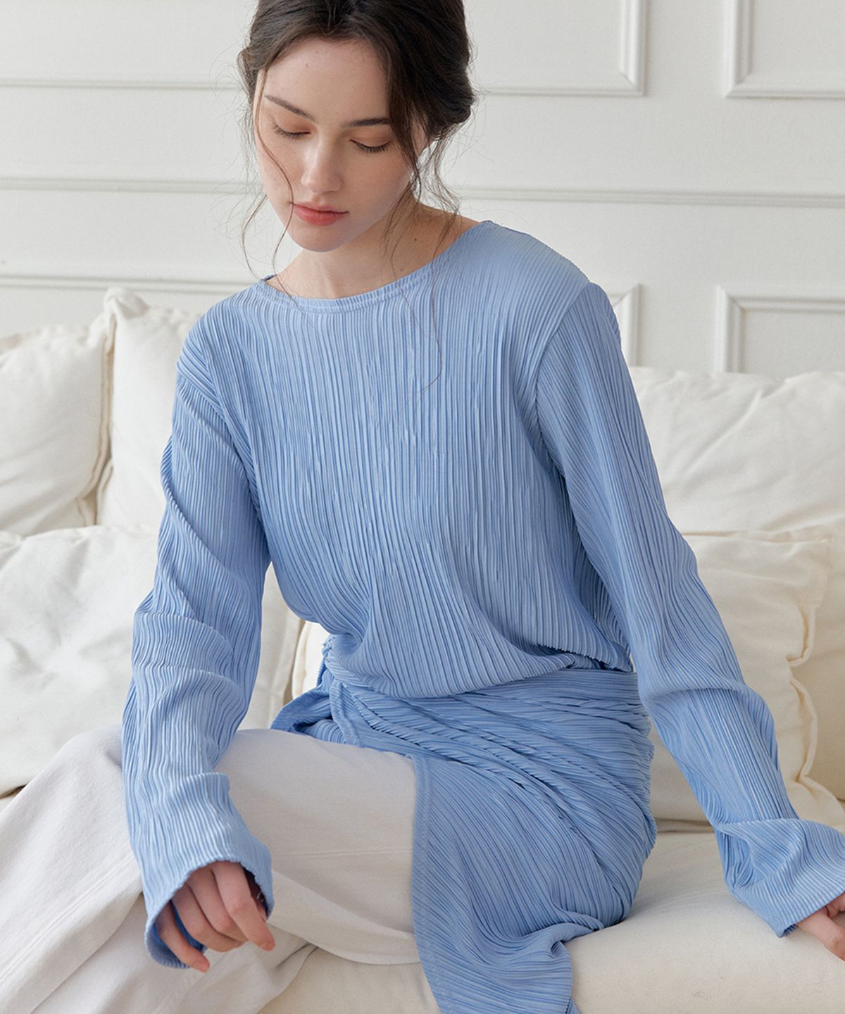 머지앤밍글(MERGE&MINGLE) Iconic Pleats Wrap Scarf Blouse T (Blue)