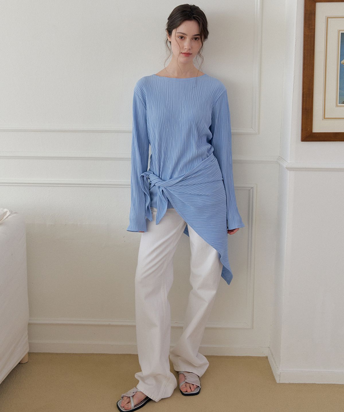 머지앤밍글(MERGE&MINGLE) Iconic Pleats Wrap Scarf Blouse T (Blue)