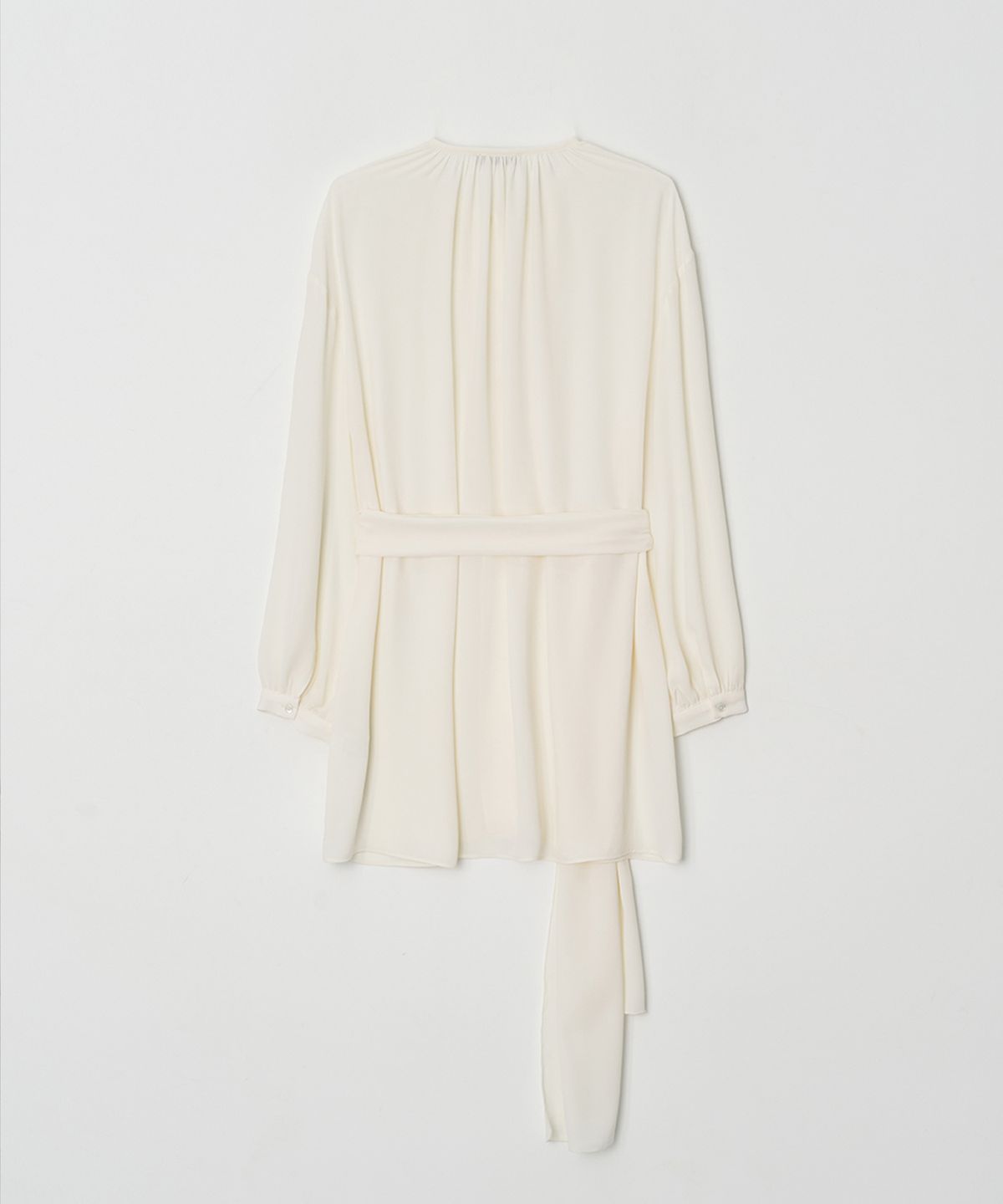 머지앤밍글(MERGE&MINGLE) Halo Neck Shirring Belt Chiffon Blouse (Ivory)