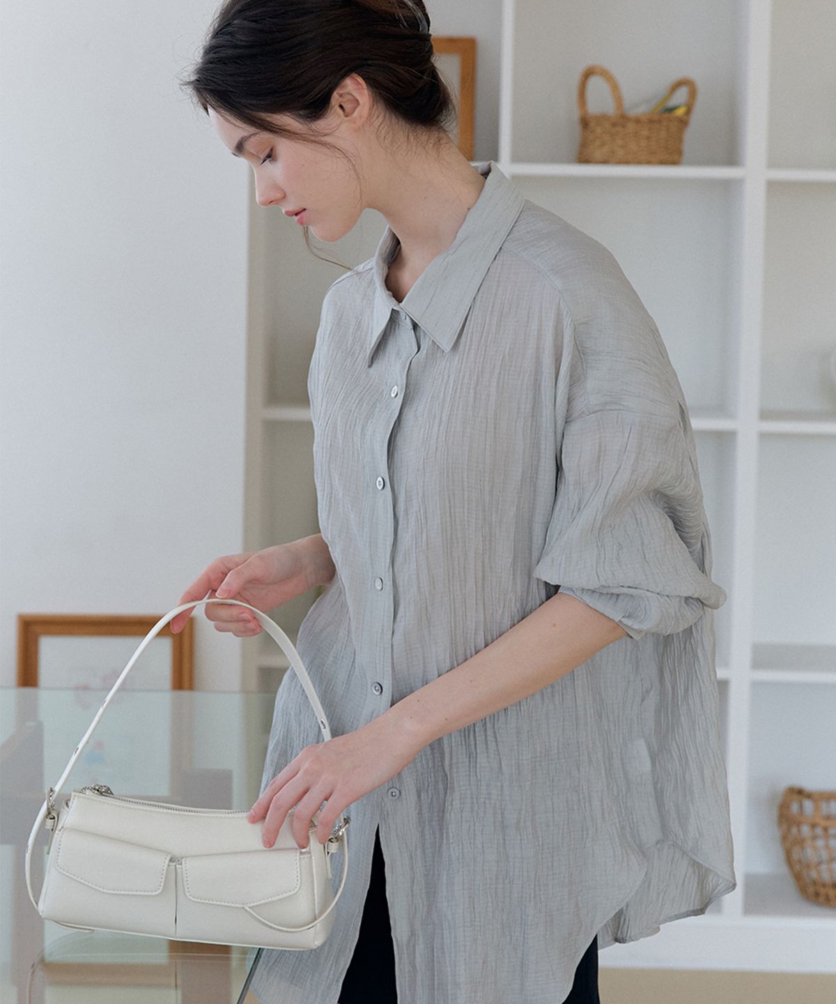 머지앤밍글(MERGE&MINGLE) Crinkle Structure Signature Logo Overshirt (Mint Gray)