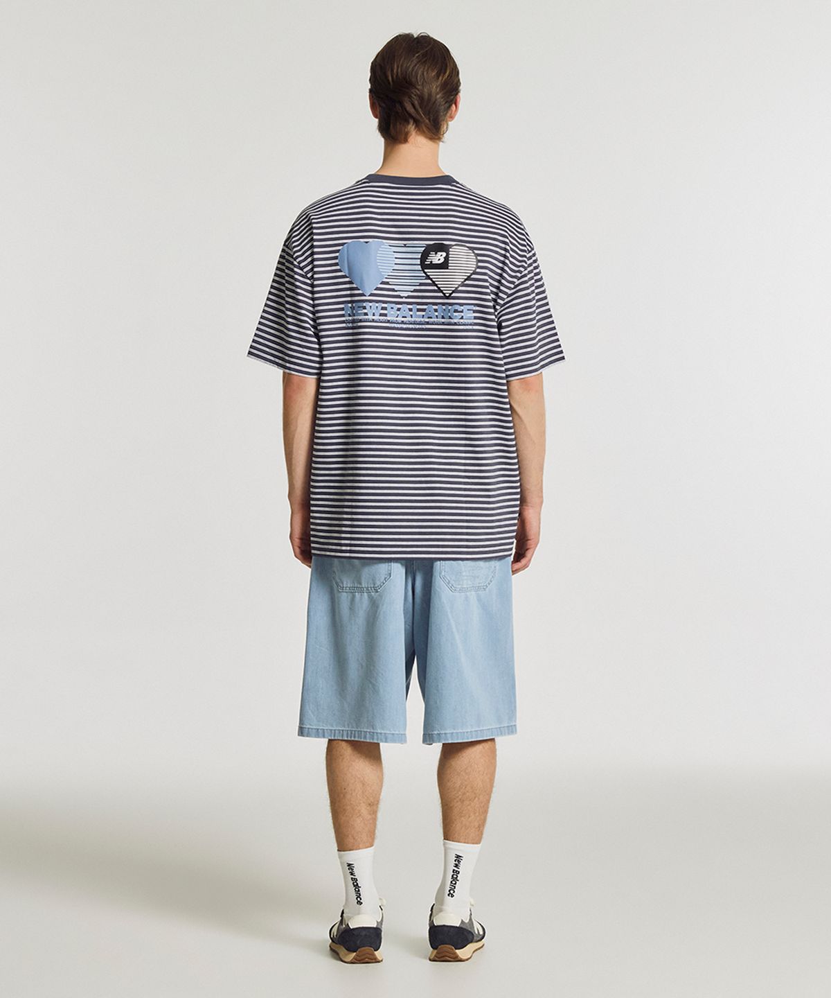 뉴발란스(NEW BALANCE) NBNEG2A113 / UNI NB 하트 스트라이프 반팔티 (GRAPHIC BLACK)