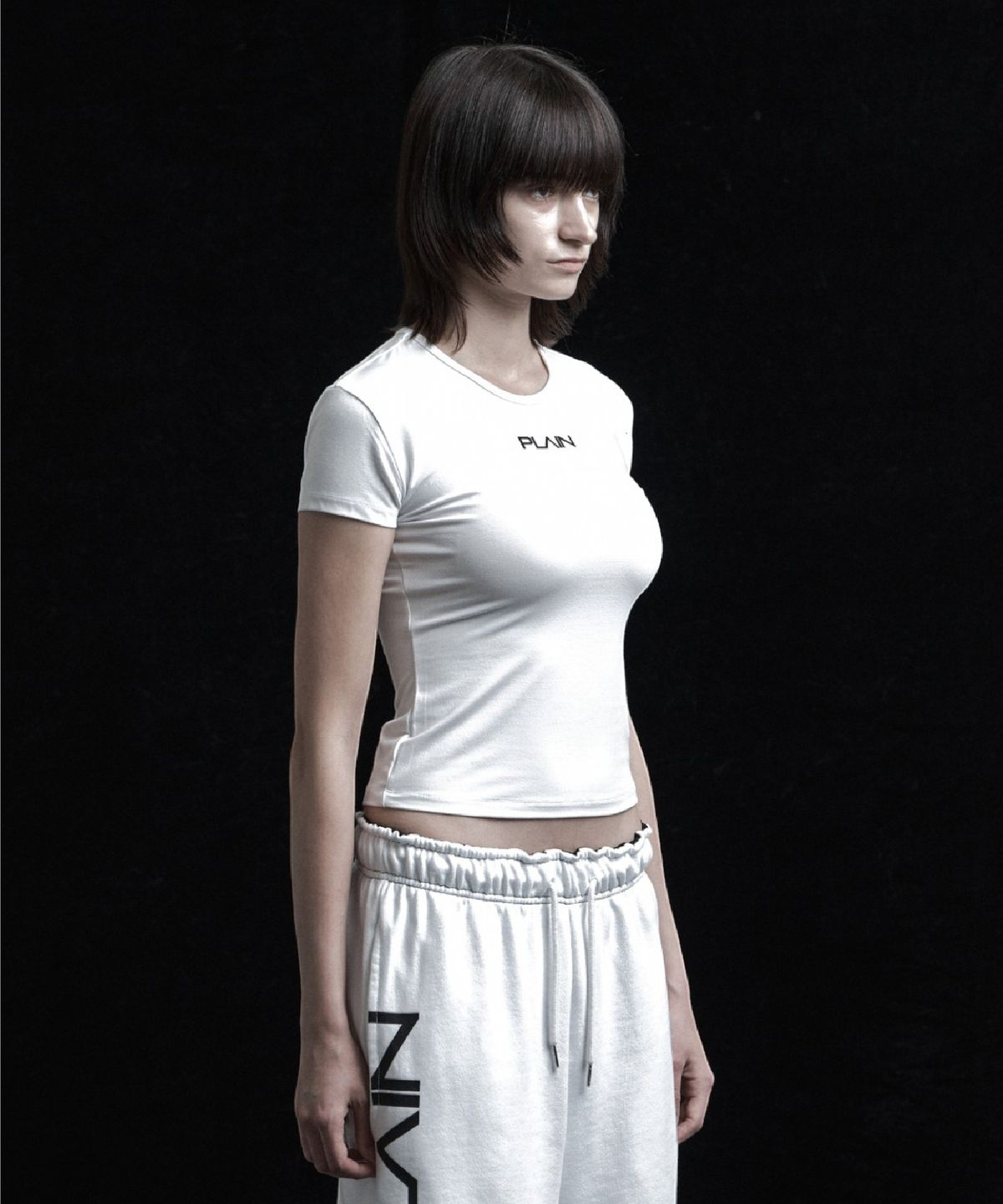 시너진(SYNERJYN) PLAIN BASIC SHORT SLEEVE WHITE