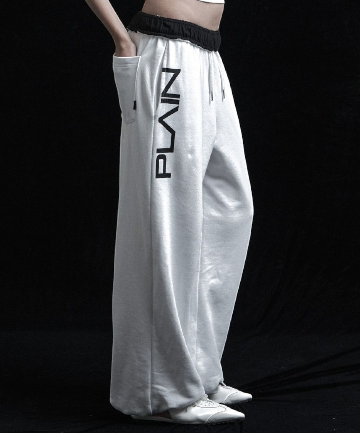 시너진(SYNERJYN) PLAIN FOLD-OVER SWEAT PANTS WHITE
