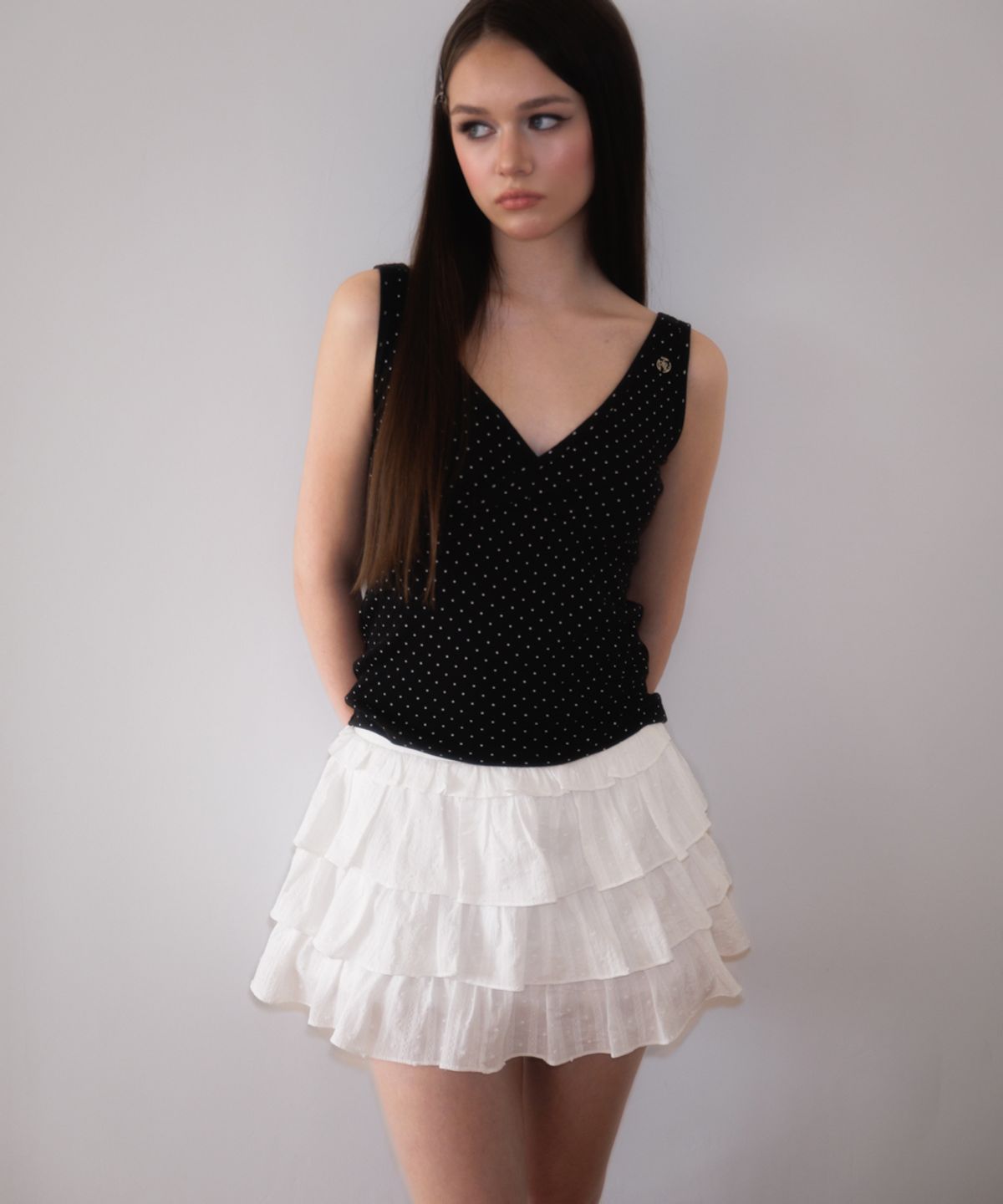 로제프란츠(ROSEFRANTZ) Dot V-neck Layered Sleeveless [Black]
