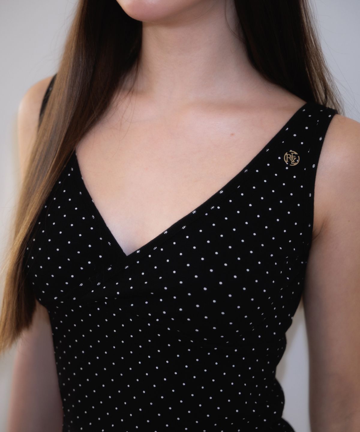로제프란츠(ROSEFRANTZ) Dot V-neck Layered Sleeveless [Black]