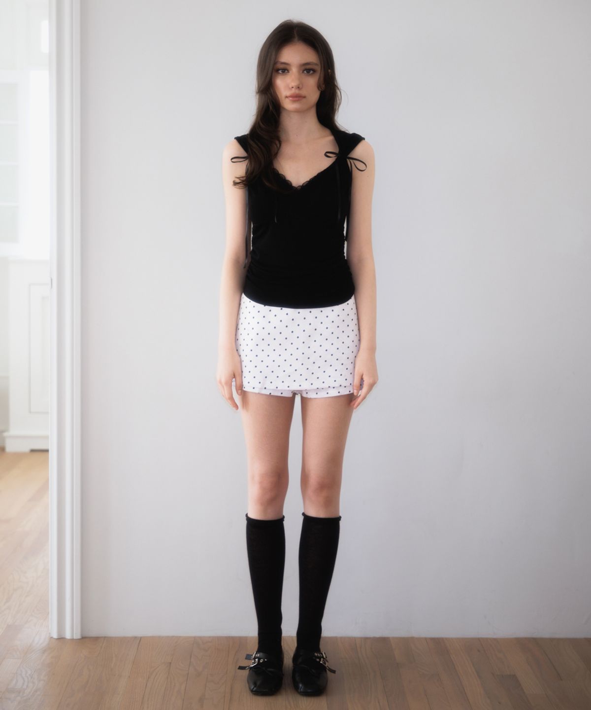 로제프란츠(ROSEFRANTZ) Lace-trim Ribbon Muse Sleeveless [Black]