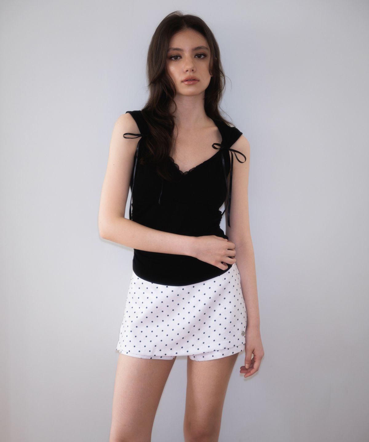 로제프란츠(ROSEFRANTZ) Lace-trim Ribbon Muse Sleeveless [Black]