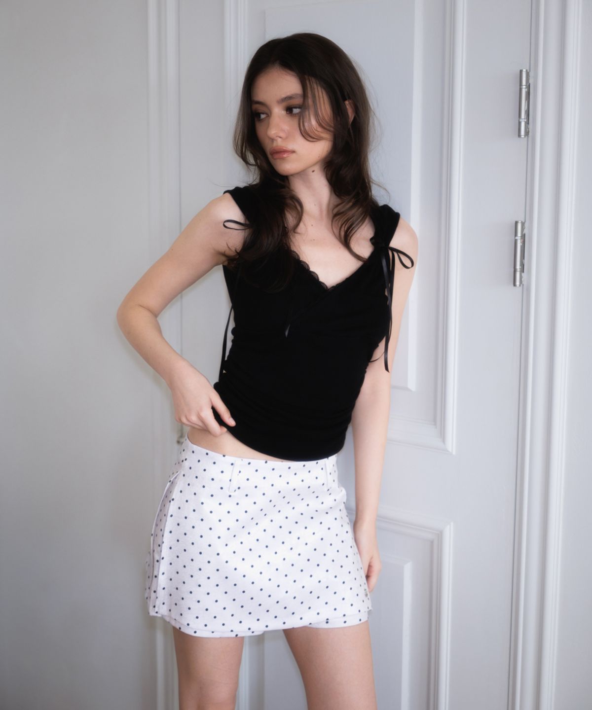 로제프란츠(ROSEFRANTZ) Lace-trim Ribbon Muse Sleeveless [Black]