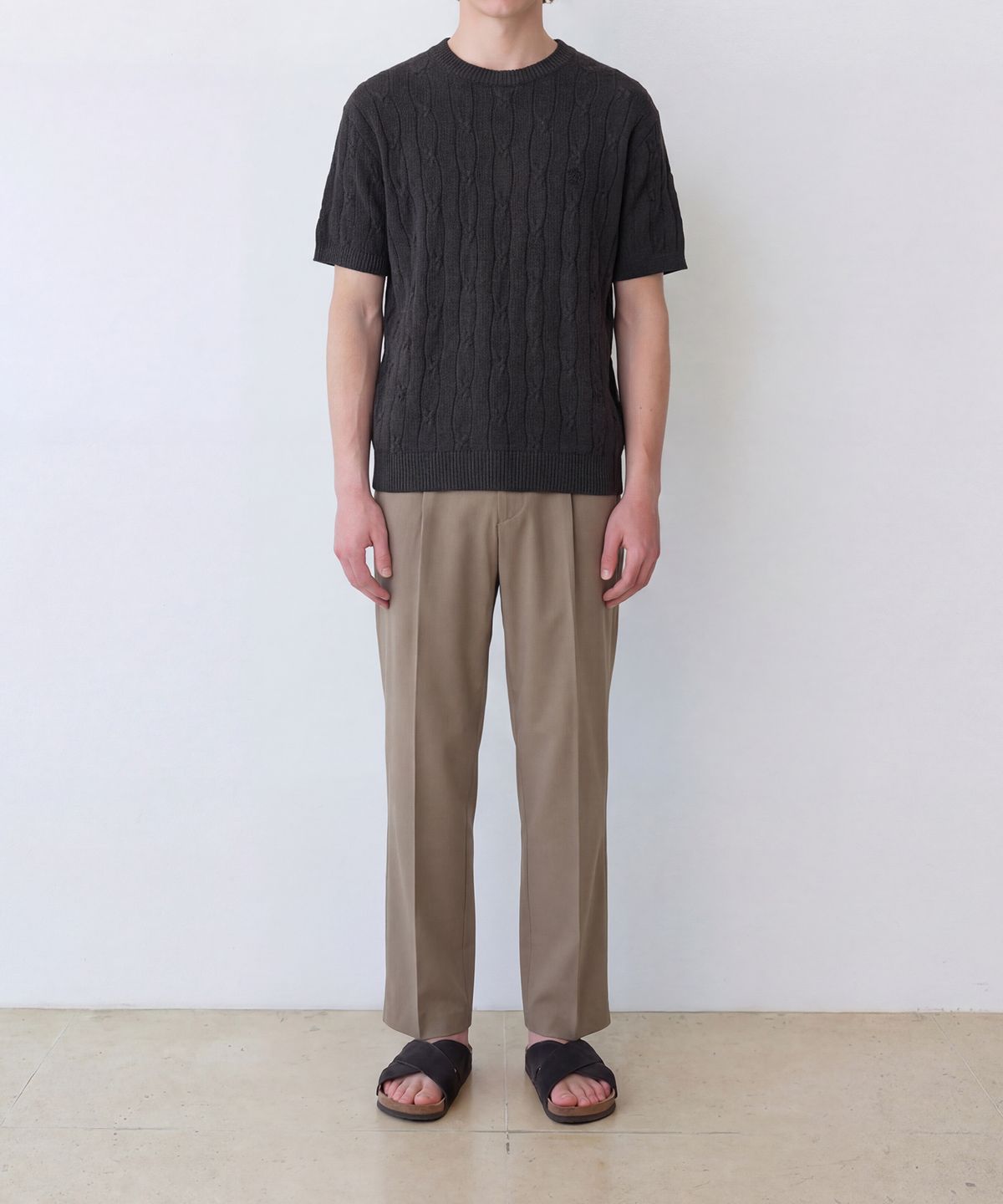 에든버러클럽(EDINBURGH CLUB) HIGH-TWIST LINEN CABLE S/S KNIT (CHARCOAL)