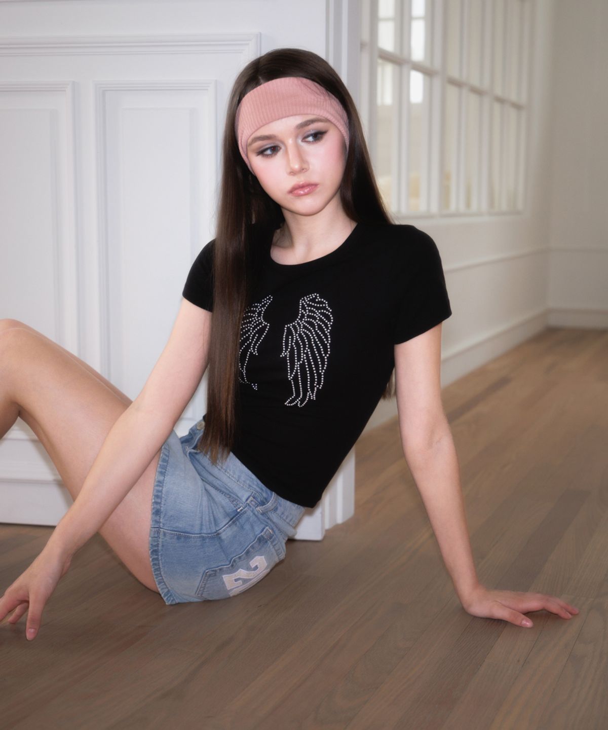 로제프란츠(ROSEFRANTZ) Sparkle Angel Wing T-shirt [Black]