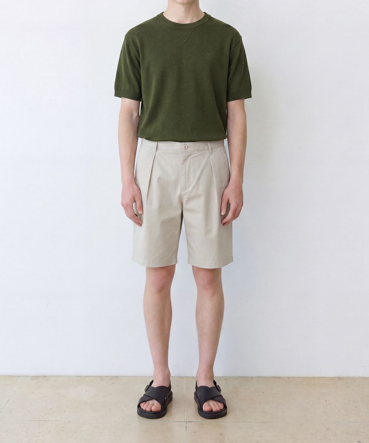 에든버러클럽(EDINBURGH CLUB) INVERTED TUCK SHORTS (LIGHT BEIGE)