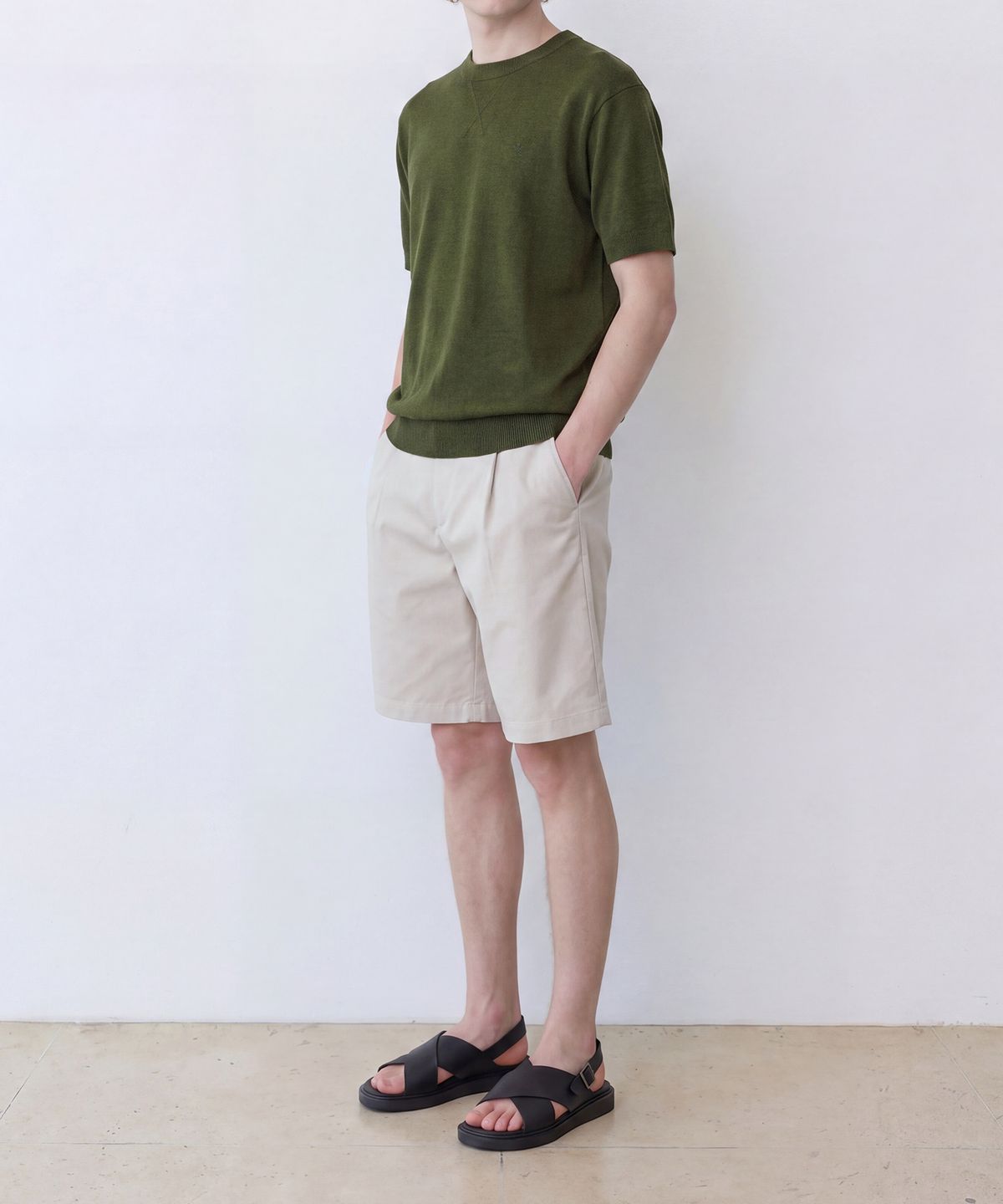 에든버러클럽(EDINBURGH CLUB) INVERTED TUCK SHORTS (LIGHT BEIGE)