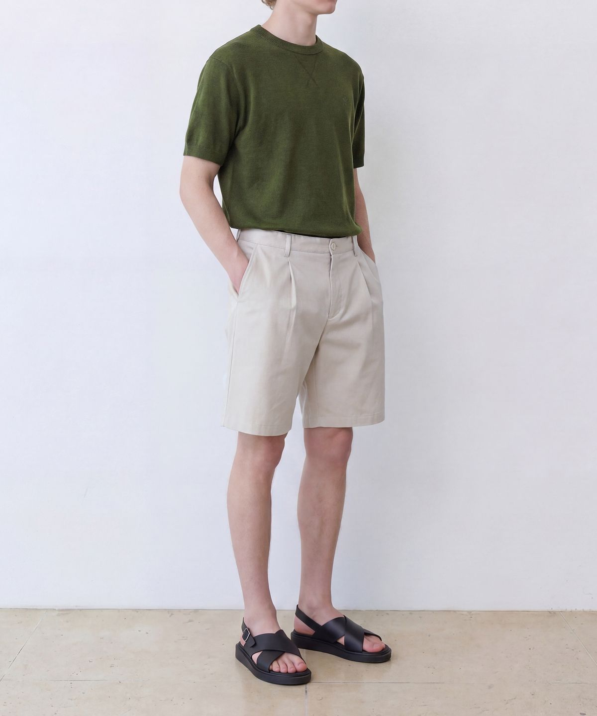 에든버러클럽(EDINBURGH CLUB) INVERTED TUCK SHORTS (LIGHT BEIGE)