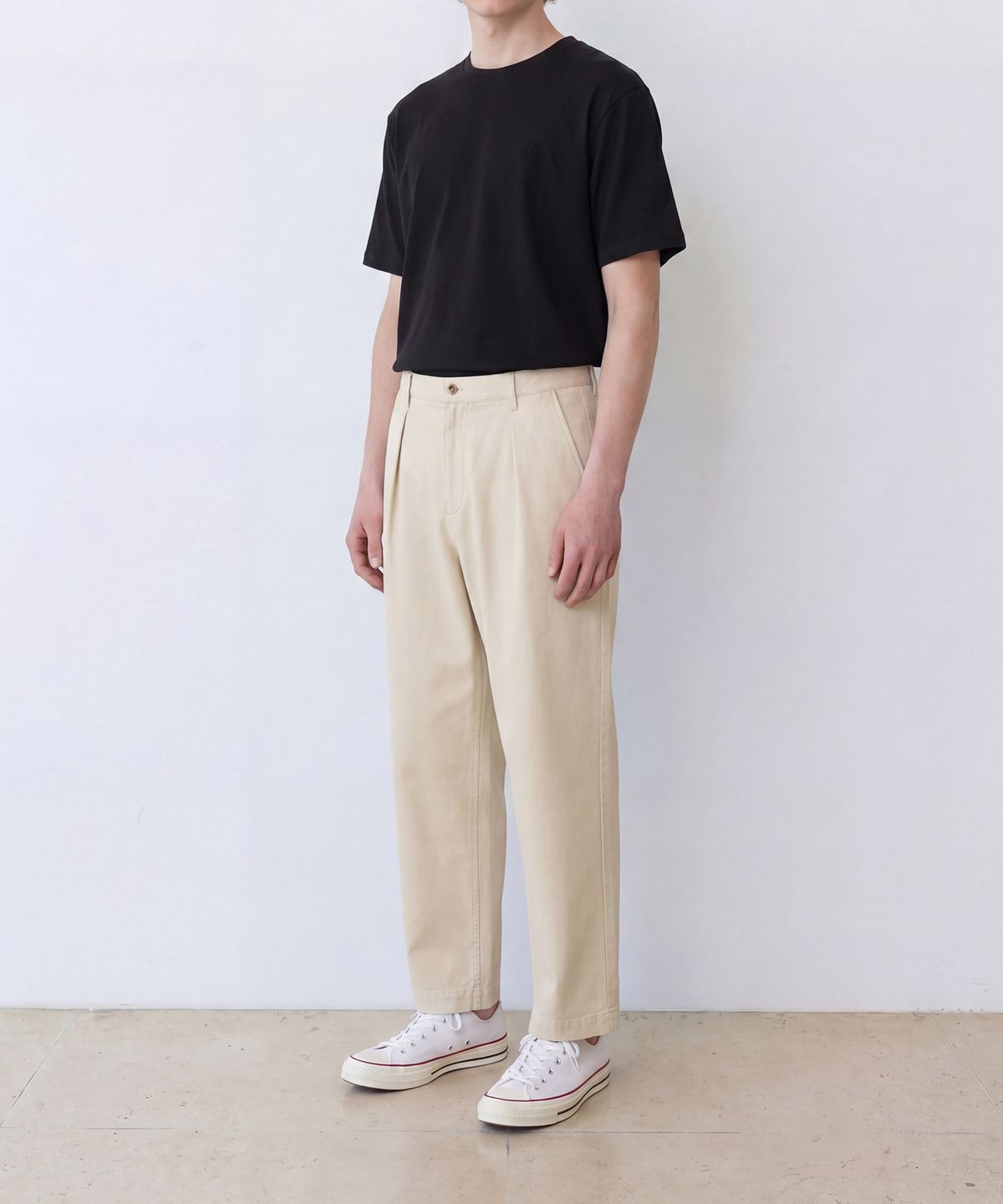 에든버러클럽(EDINBURGH CLUB) ESSENTIAL EMBROIDERY T-SHIRT (BLACK)