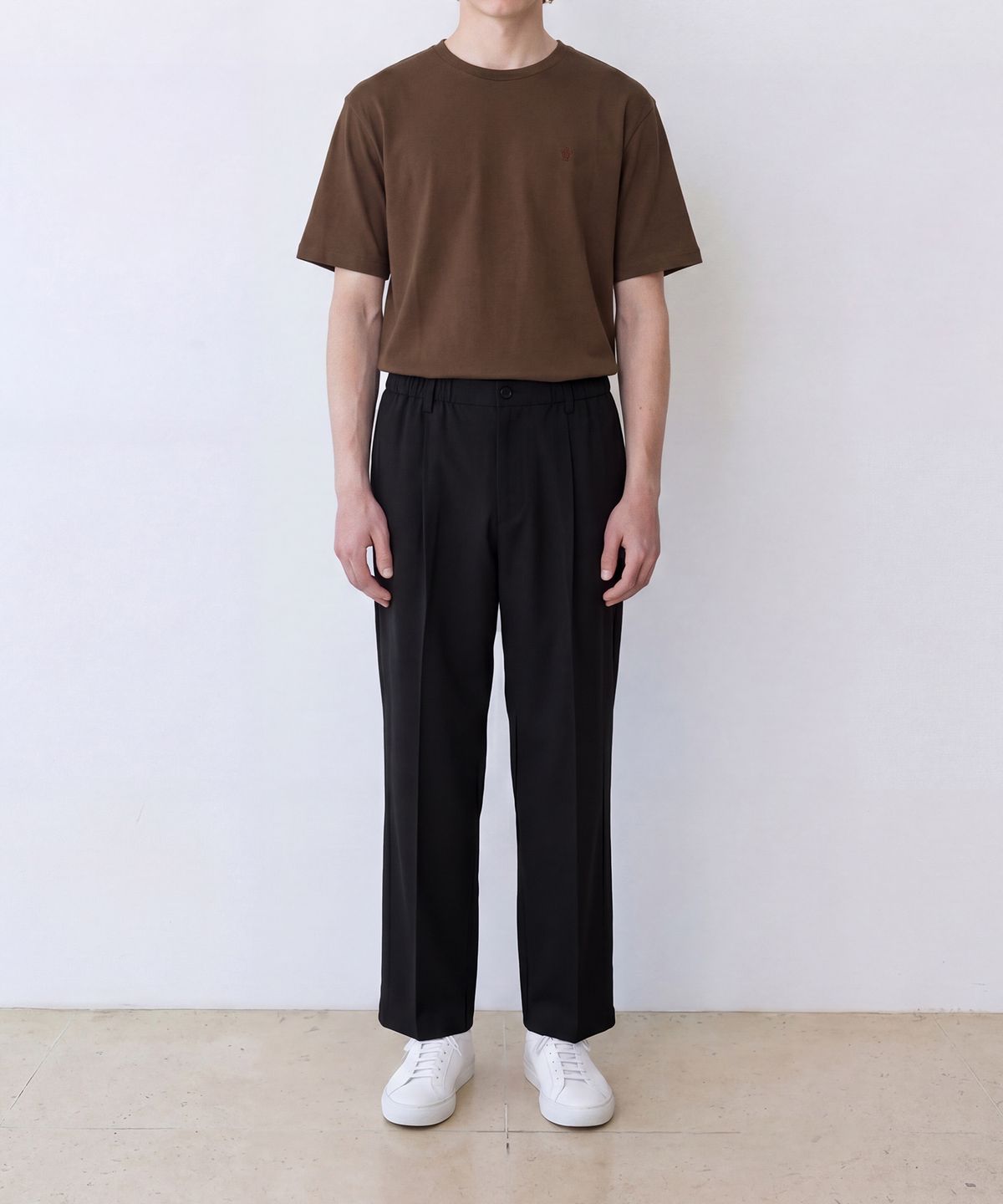 에든버러클럽(EDINBURGH CLUB) ESSENTIAL EMBROIDERY T-SHIRT (BROWN)