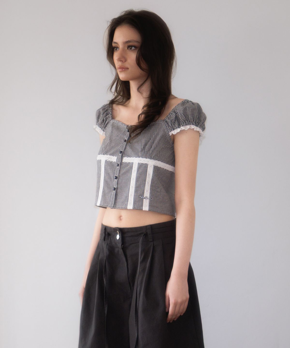 로제프란츠(ROSEFRANTZ) Check Shirring Crop Blouse [Navy]