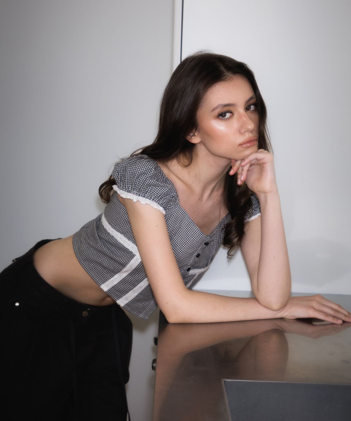 로제프란츠(ROSEFRANTZ) Check Shirring Crop Blouse [Navy]