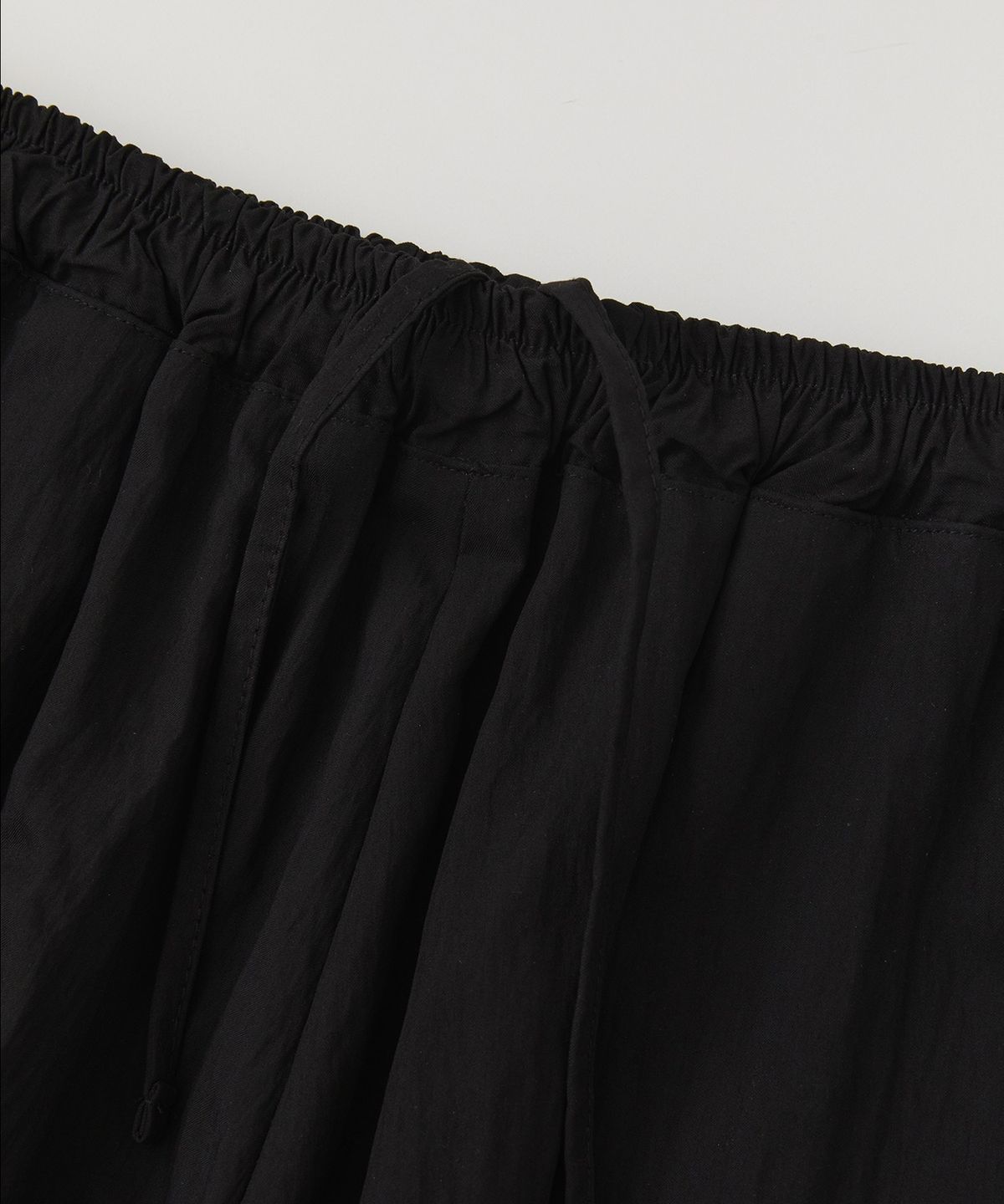 로우넬라인(LOW NELLINE) MAC CURVED MESH NYLON PANTS_BLACK