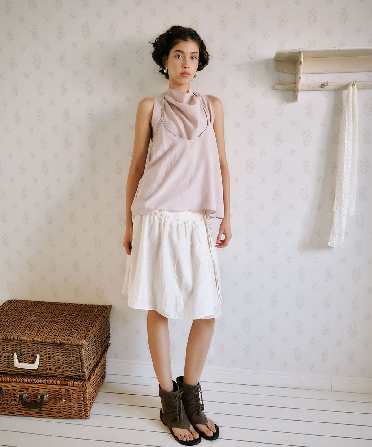 아우로(OURO) LAYERED DRAPE HALTER BLOUSE SET UP [ SAND BEIGE ]