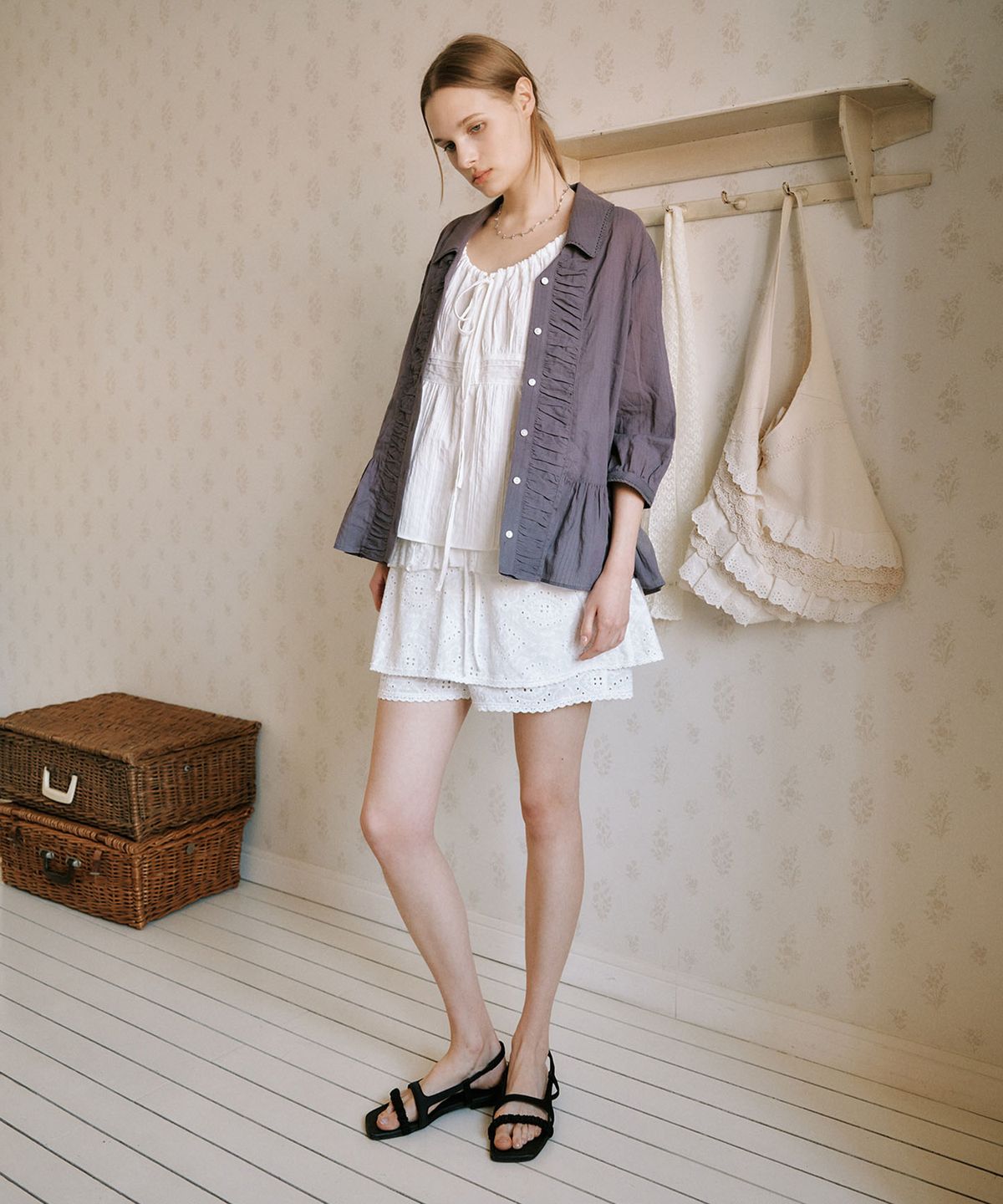 아우로(OURO) BOHEMIAN SHIRRING BLOUSE [ CHARCOAL ]