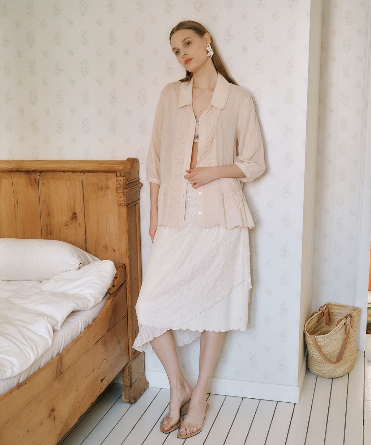 아우로(OURO) BOHEMIAN SHIRRING BLOUSE [ SAND BEIGE ]