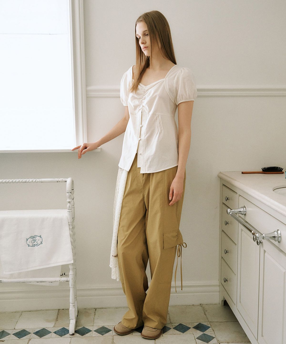 아우로(OURO) COTTON LACE PINTUCK BLOUSE [ CREAM ]