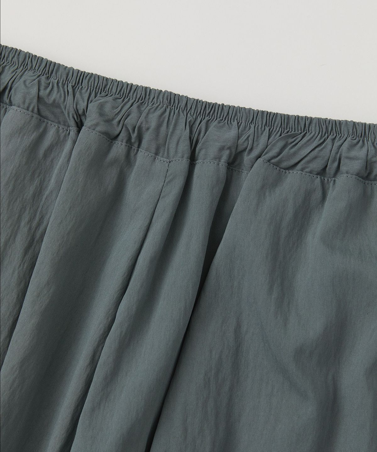로우넬라인(LOW NELLINE) MAC CURVED MESH NYLON PANTS_CHARCOAL
