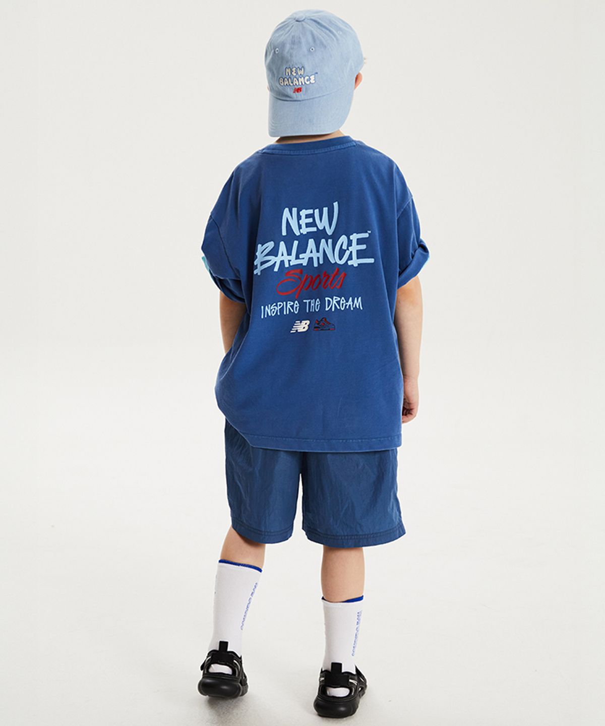 뉴발란스 키즈(NEWBALANCEKIDS) METALIC SUMMER_피그먼트+우븐 반바지 셋업 아동 상하복 NK9YG2761U50