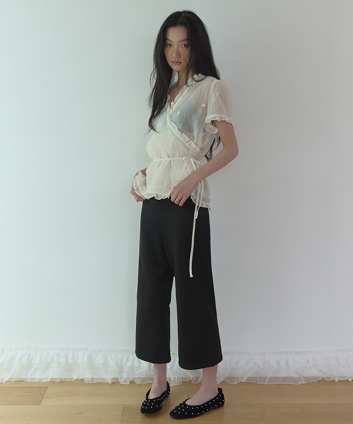 론크(LONQUE) SWEAT CAPRI PANTS (BLACK)
