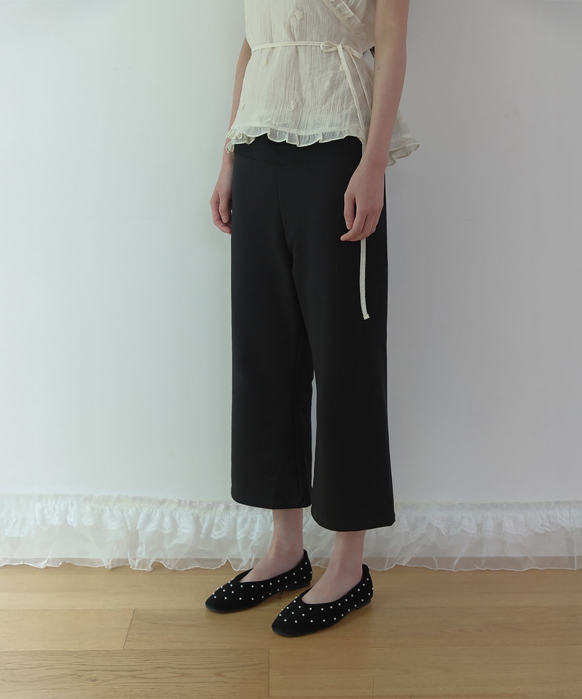 론크(LONQUE) SWEAT CAPRI PANTS (BLACK)