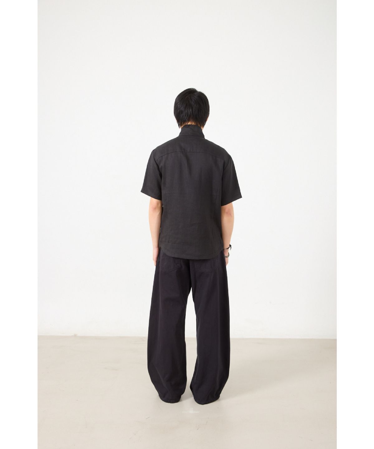 해칭룸(HATCHINGROOM) Arc Zip Shirket Black