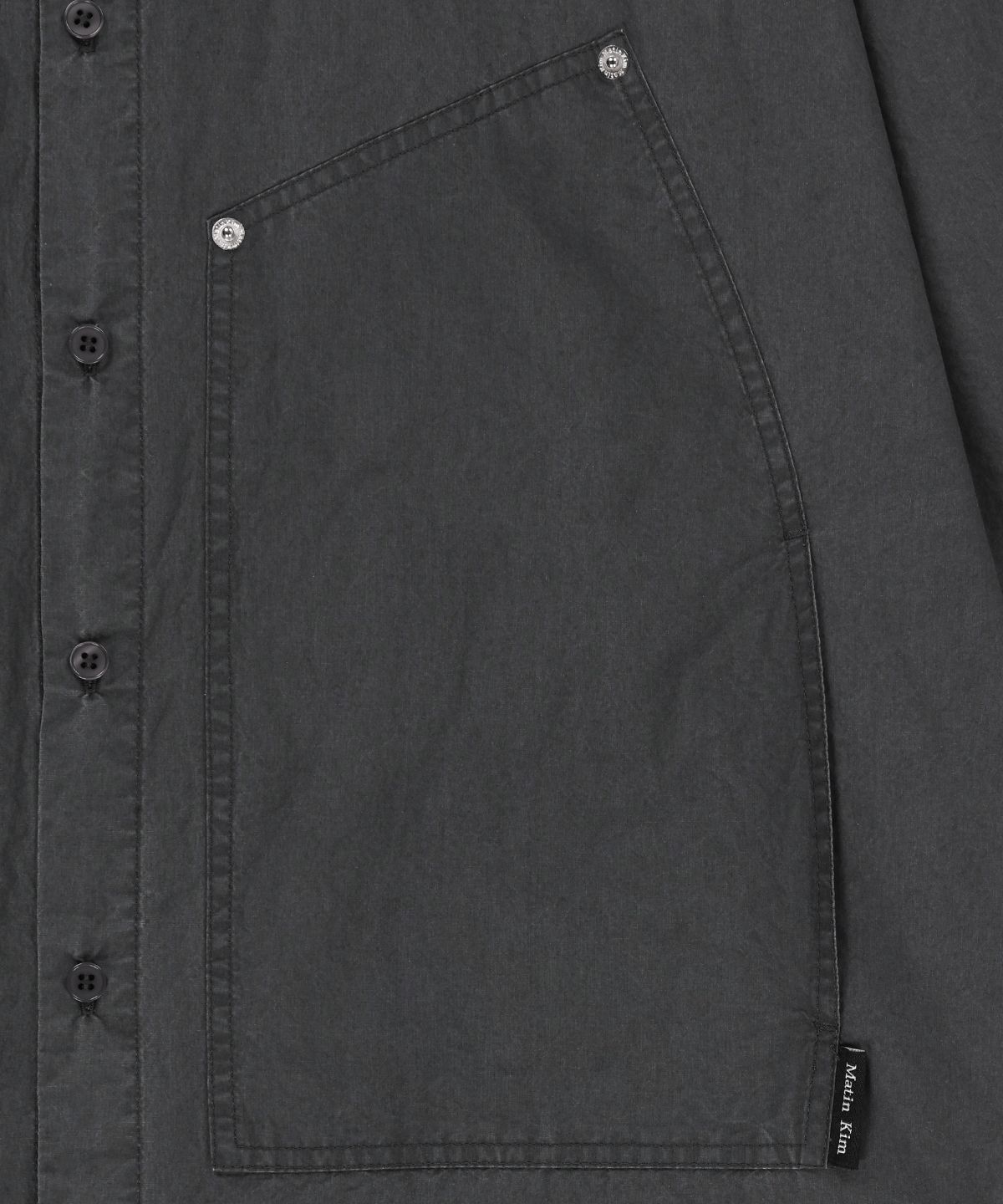 마뗑킴(MATIN KIM) HALF SLEEVE POCKET SHIRT IN CHARCOAL