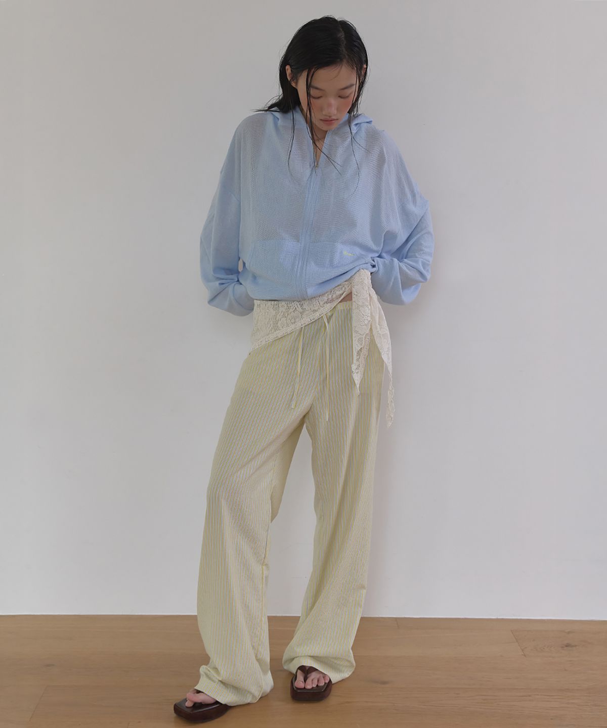 론크(LONQUE) SUMMER SHEER LOGO ZIP-UP HOODIE (SKY BLUE)
