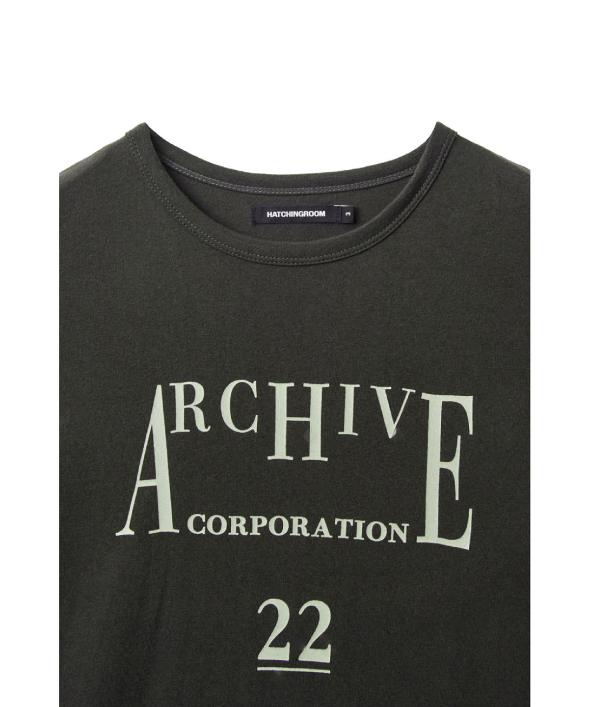 해칭룸(HATCHINGROOM) Archive Corporation Tee Charcoal