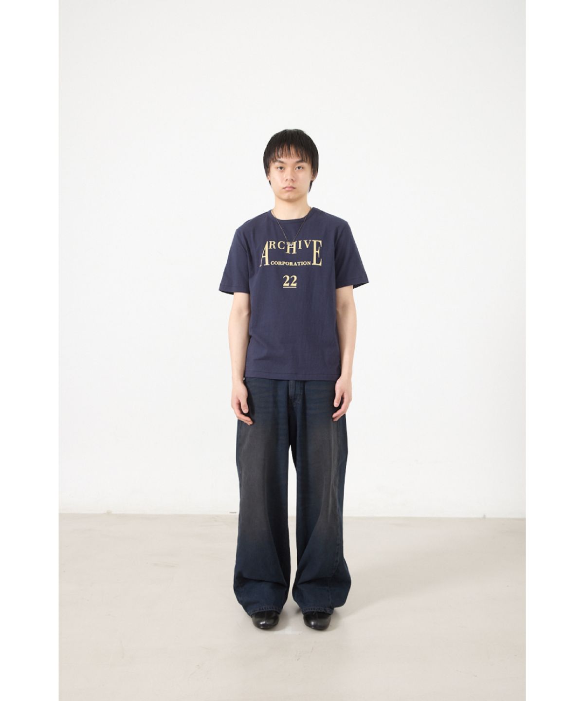 해칭룸(HATCHINGROOM) Archive Corporation Tee Navy
