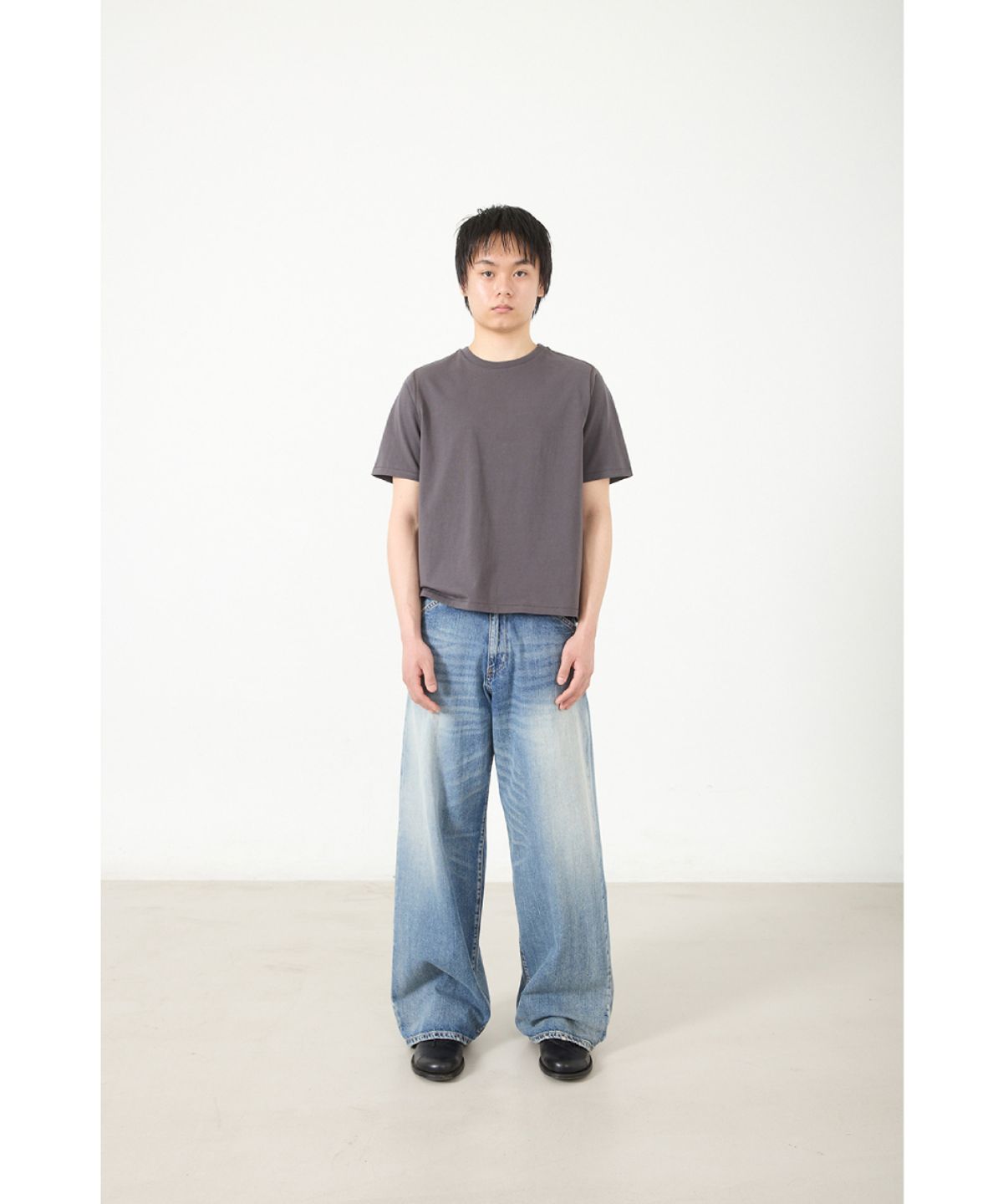 해칭룸(HATCHINGROOM) Crop Tee 1/2 Charcoal