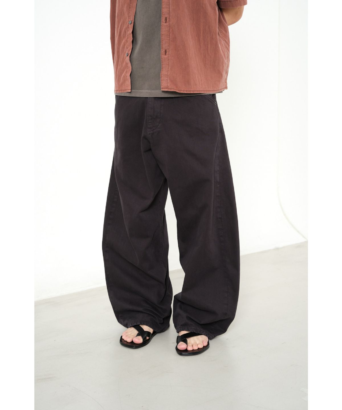 해칭룸(HATCHINGROOM) Wide Curve Jeans Charcoal
