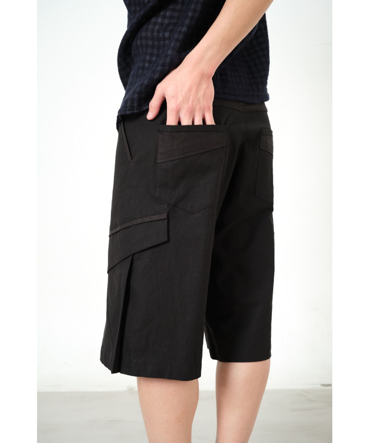 해칭룸(HATCHINGROOM) Flap Shorts Black